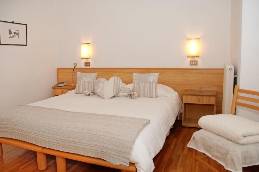 Albergo Centrale Santo Stefano Di Cadore Ruang foto